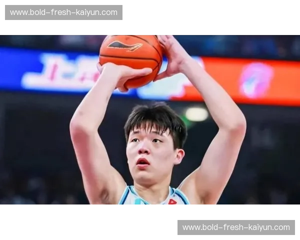 杨瀚森自评现役模板：同为16顺位申京 吃煎饼调侃和周琦梦幻联动